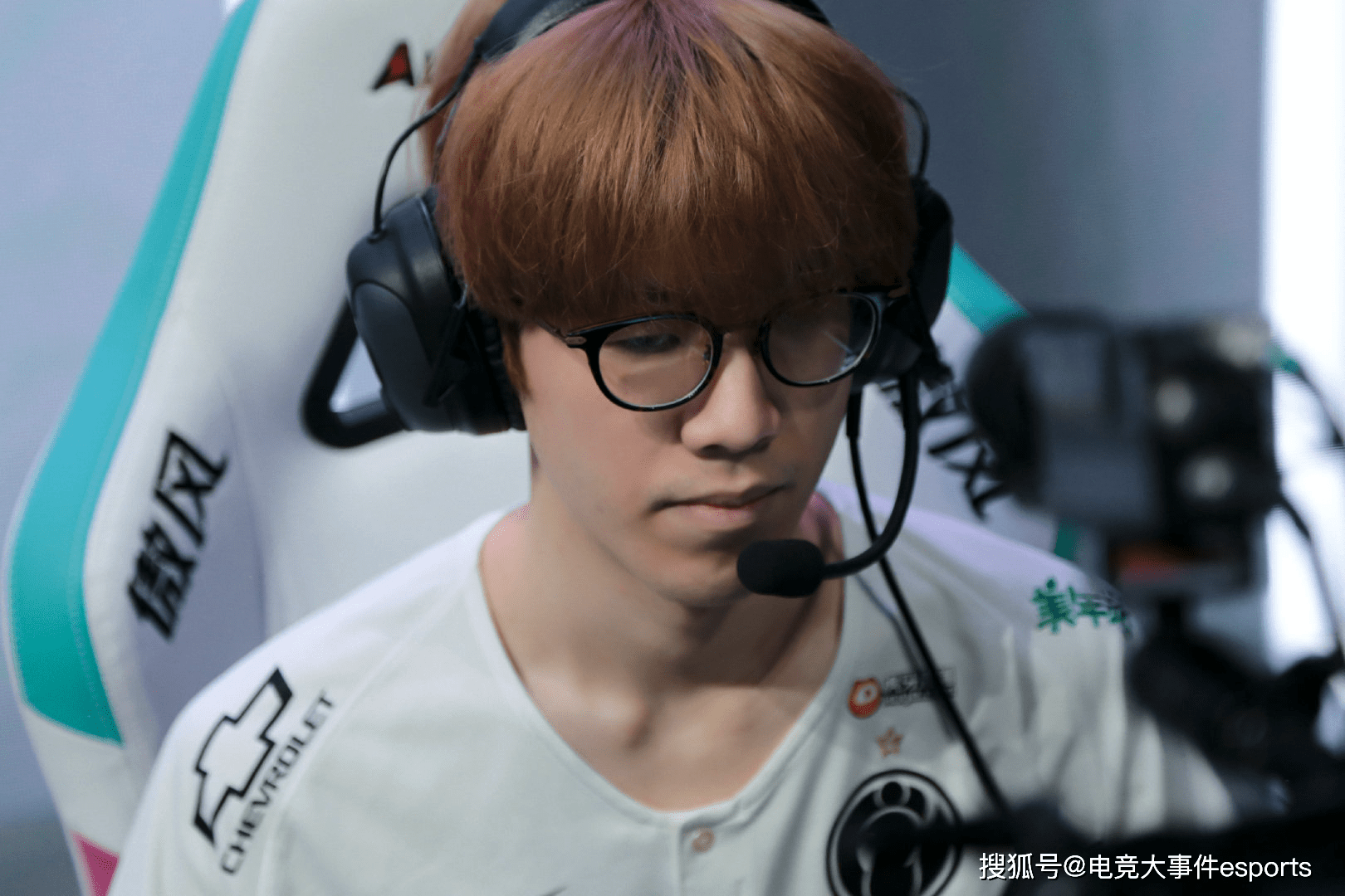脚已明确向 脚已明确向
